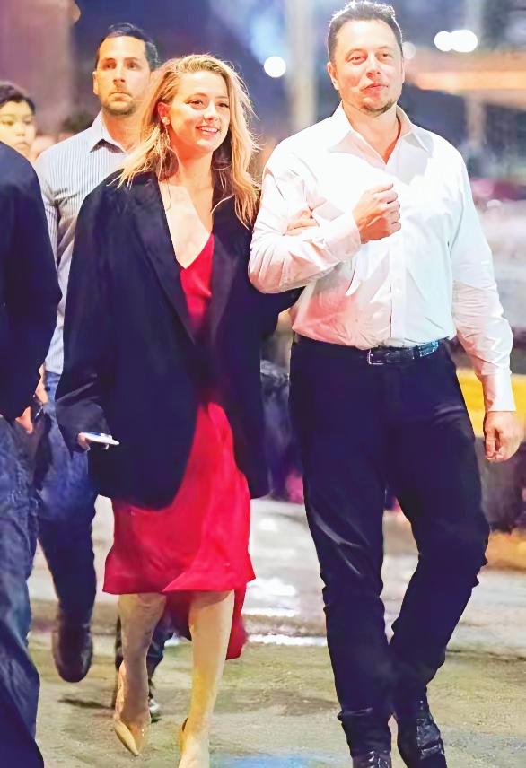 马斯克的新伴侣是印度裔，还给他生了4个孩子……