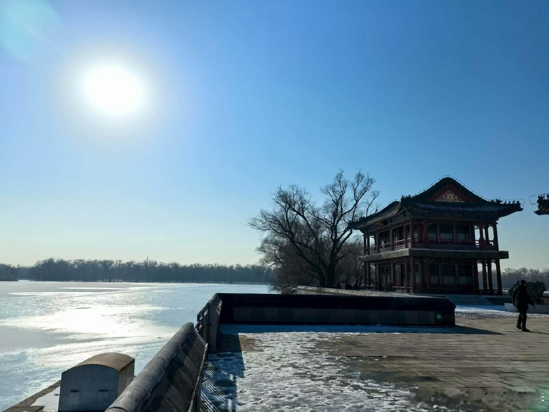 生活手记相差三十年的关系，需耗费心力磨合迁就。你曾跨越代沟共情、追赶节奏维系，可