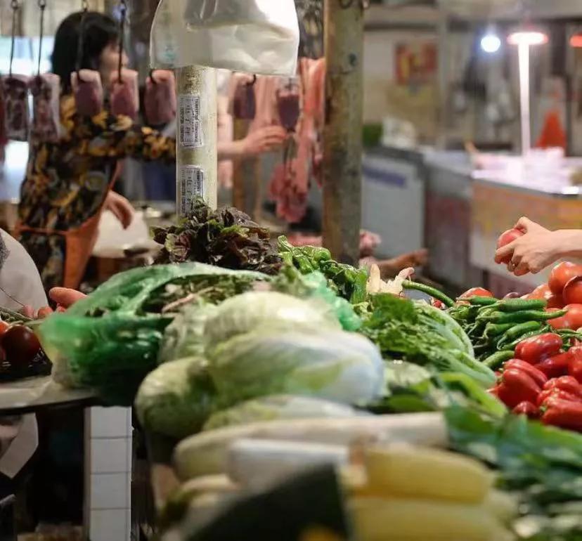菜市场里藏着哪些不为人知的秘密
1菜市场门口的良心秤就是图心理安慰2男人不要去菜