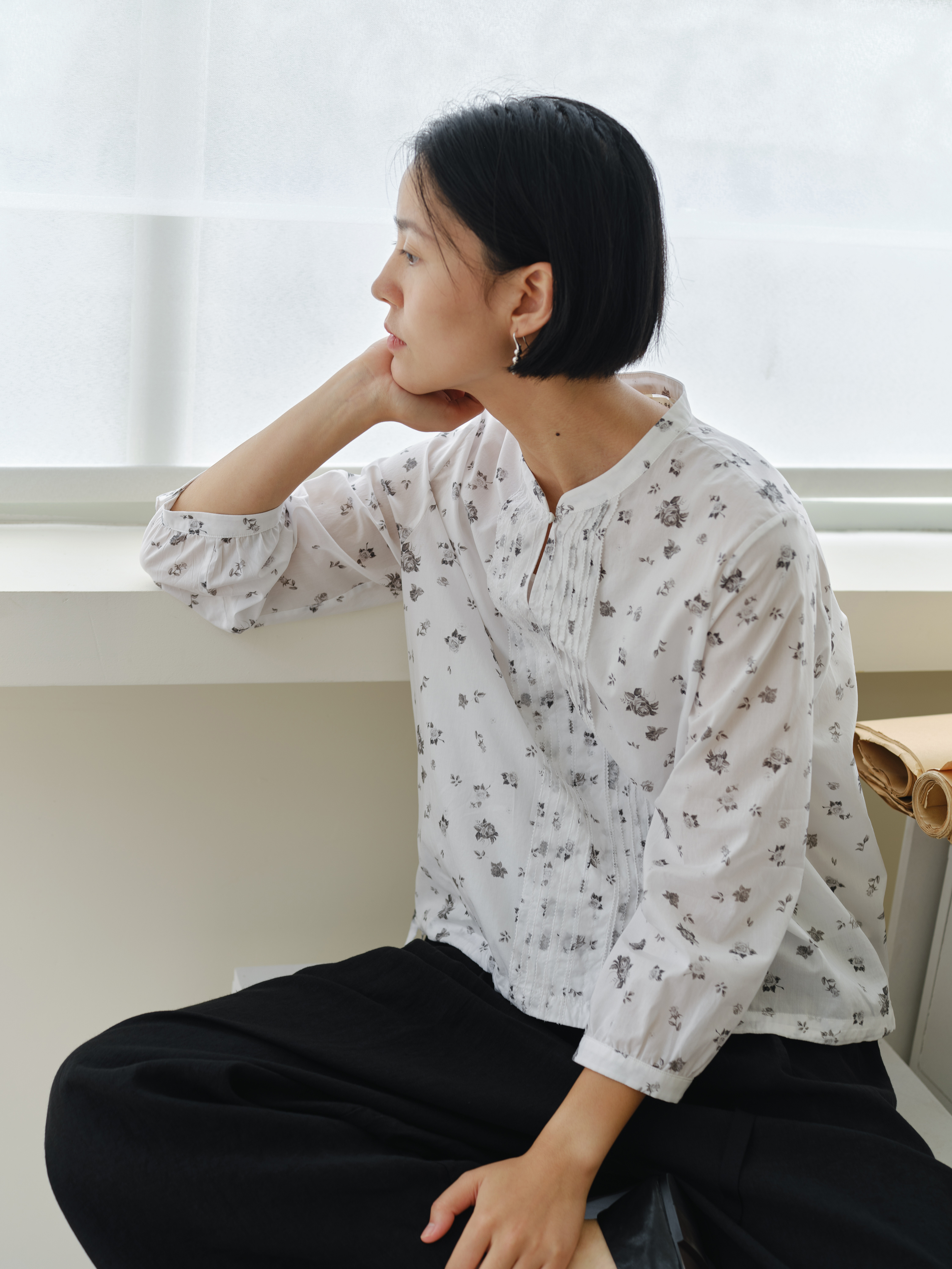 “自然中的所有物质是发出来的光，山陵、小溪、空气，以至于我们自己，都是发出的光。