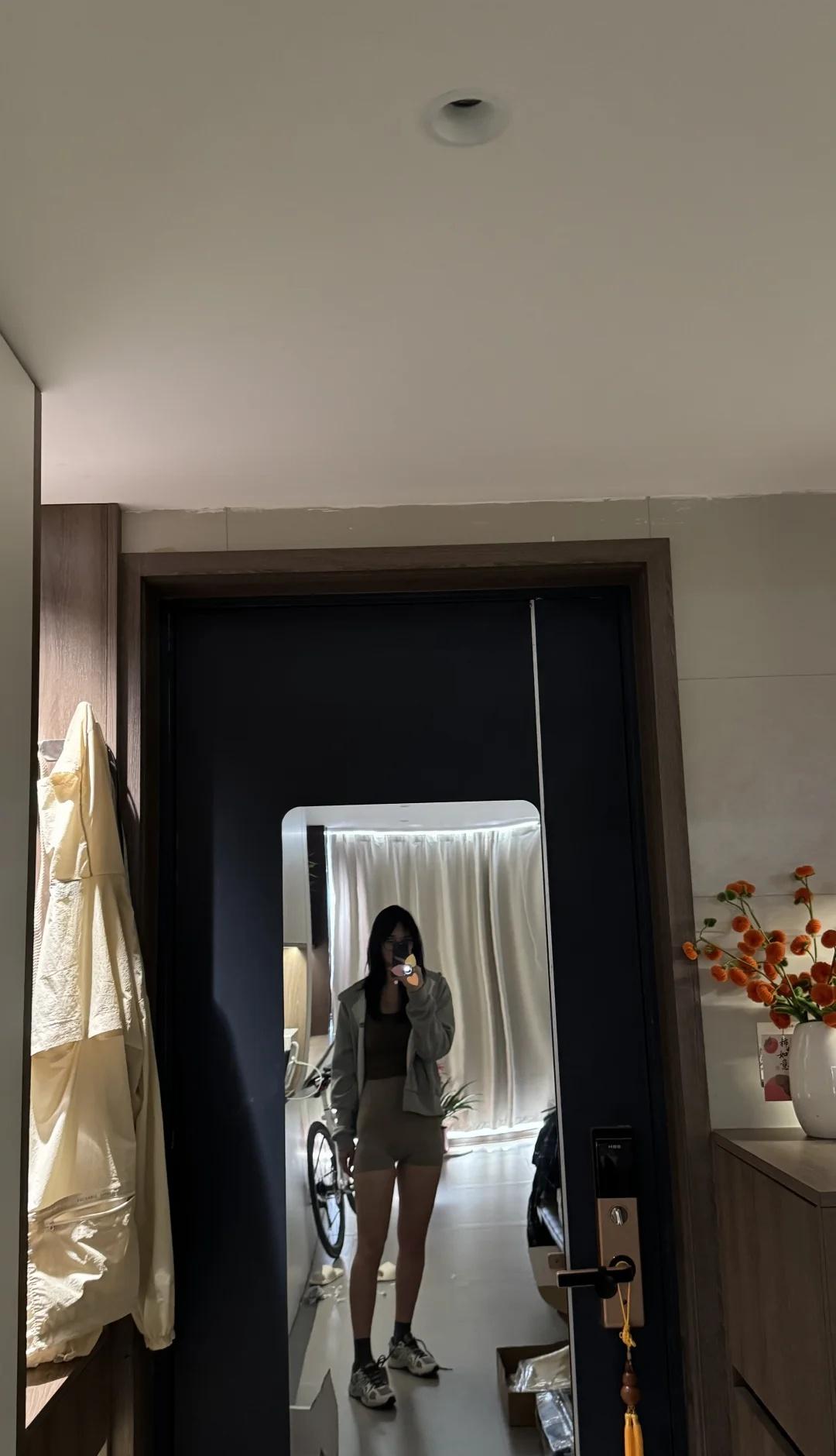 在西安这样能穿出门吗
今天出门穿什么 想穿什么穿什么 爱穿啥穿啥 今天穿什么呢 