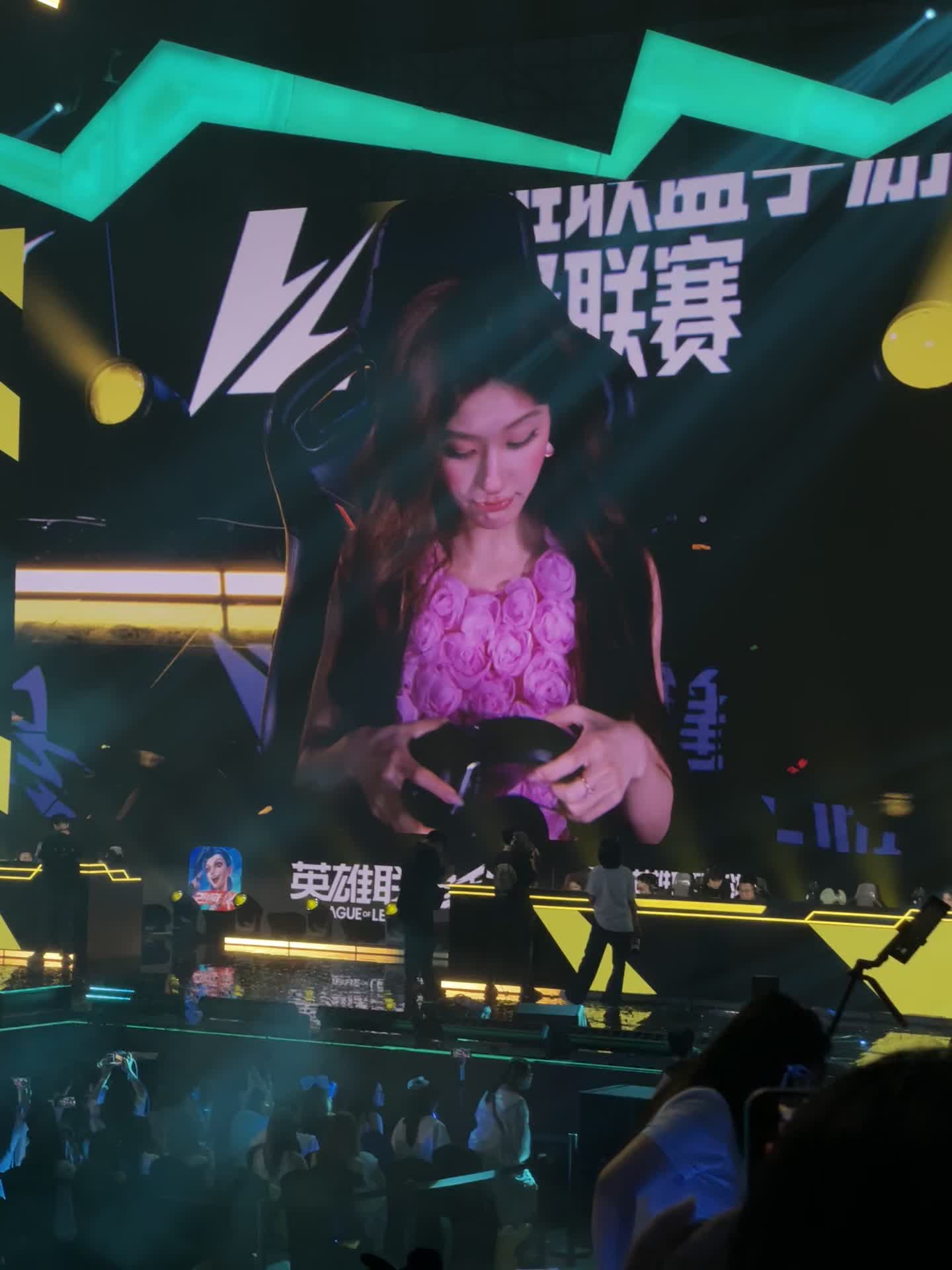 狐媚子是天生的，快来把电竞露思带回家