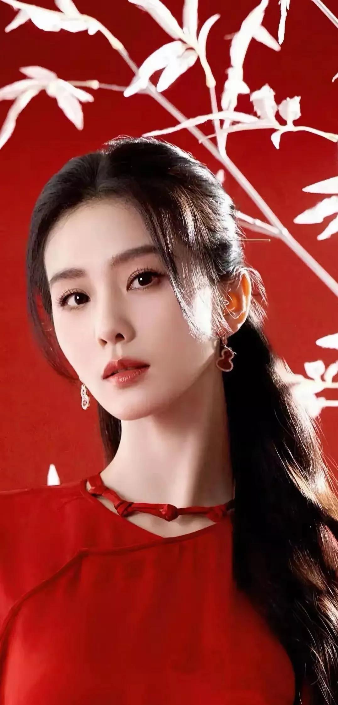 绝美美女壁纸
刘诗诗红妆映竹
美得惊心动魄 ​
美得完美无瑕🥰
美得仙凡无尘?