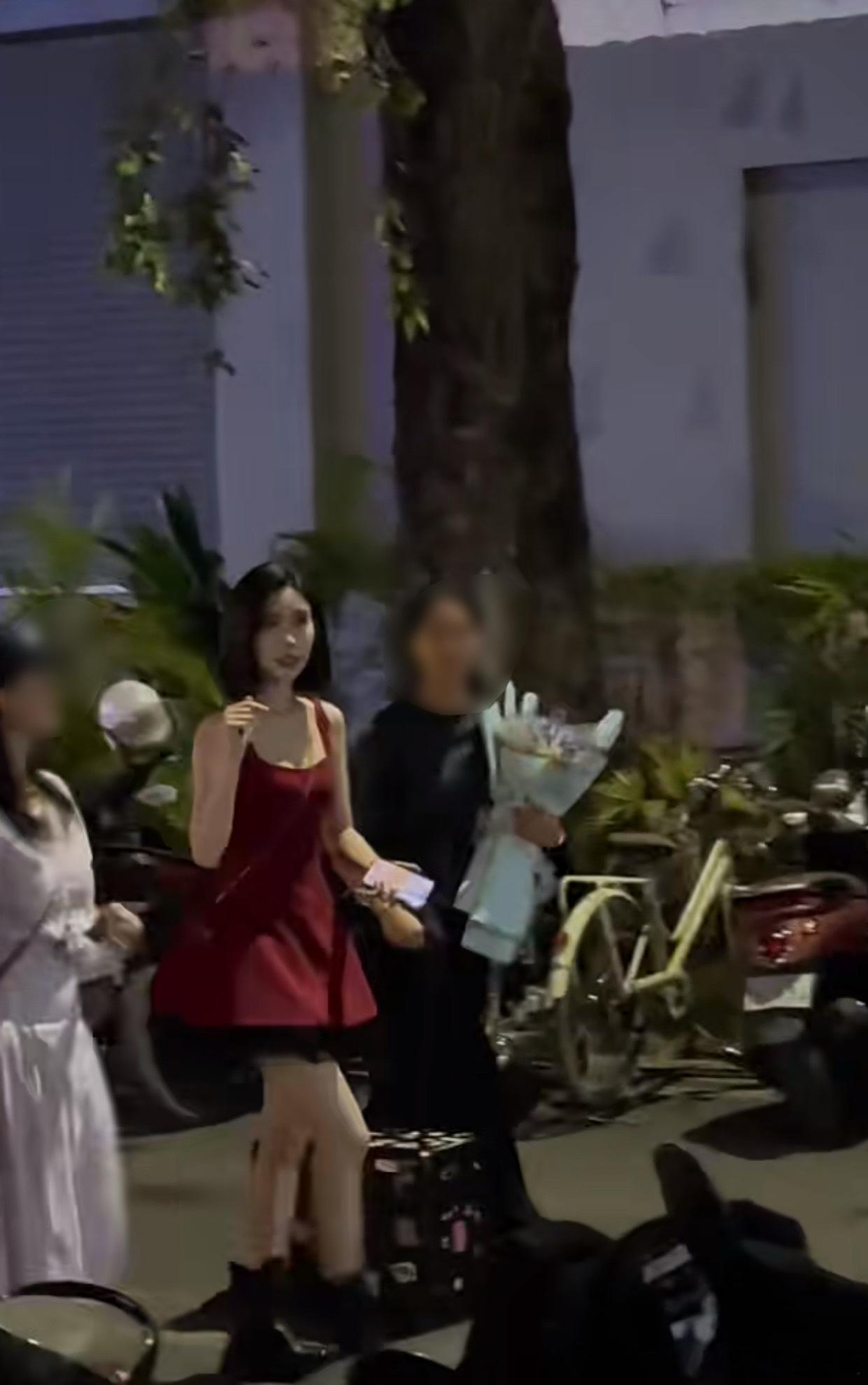 孟子义红裙路透 天呐‼️孟子义《三线谜回》红裙路透🈶 孟子义三线谜回红裙路透 