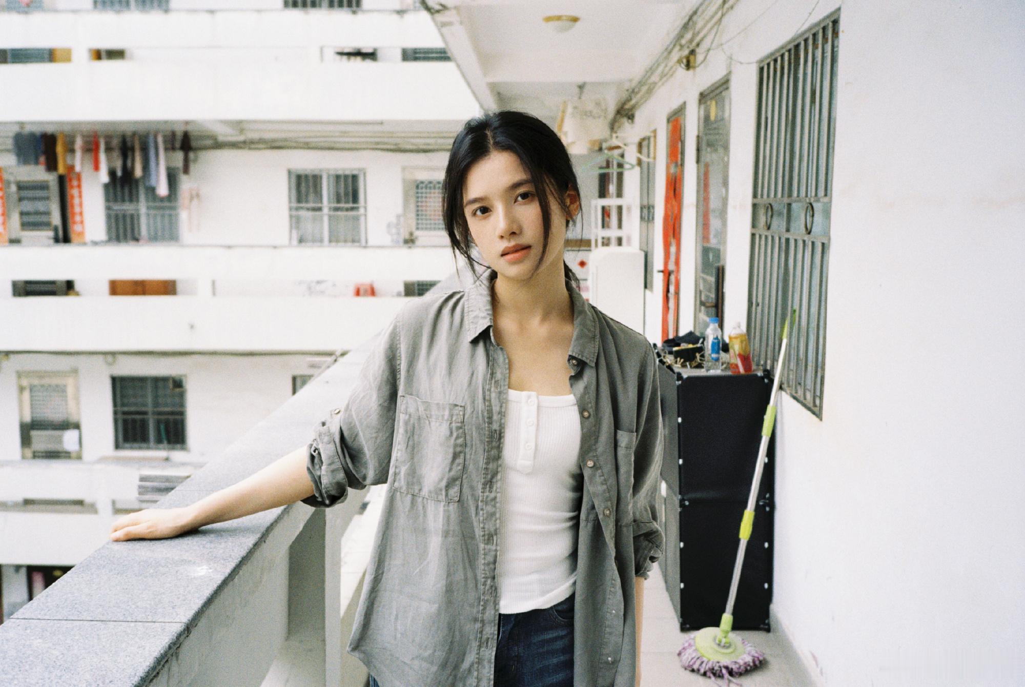 张婧仪解读苗靖感情观 有意思的是，张婧仪说她和苗靖内核很像——都独立、都明白自己