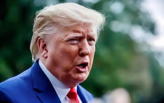 美国突然对中国出手了，
斯特拉斯堡的电子屏上跳出了刺眼的数字，而华盛顿五角大楼的