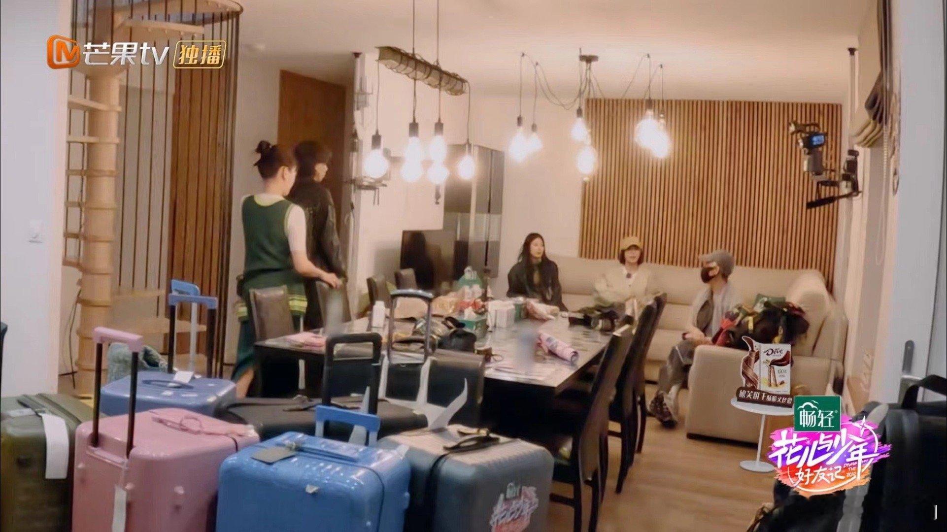 #宁静问的睡觉不老实的人是自己##宁静睡觉不老实# 宁静在节目里，担心错对象，自