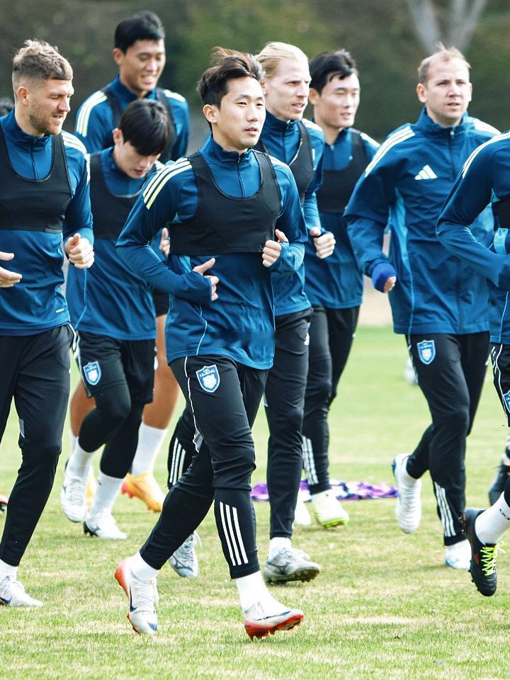 𝑻𝒓𝒂𝒊𝒏𝒊𝒏𝒈 