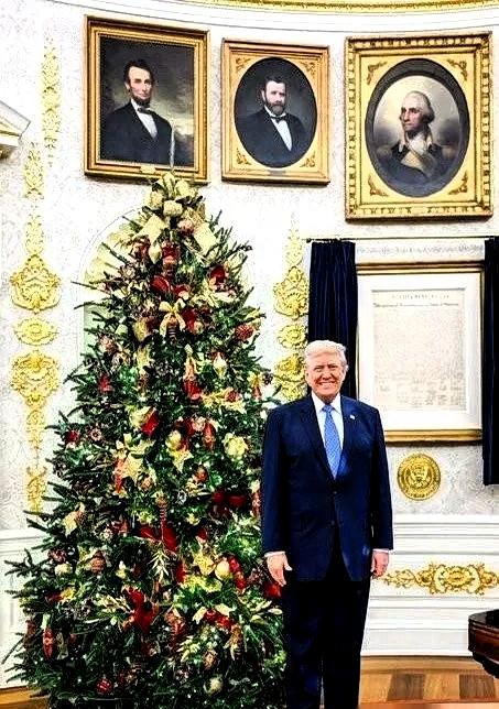 美国总统特朗普大笔一挥，
签下了一份让不少人愣了一下的行政命令。他把2025年的