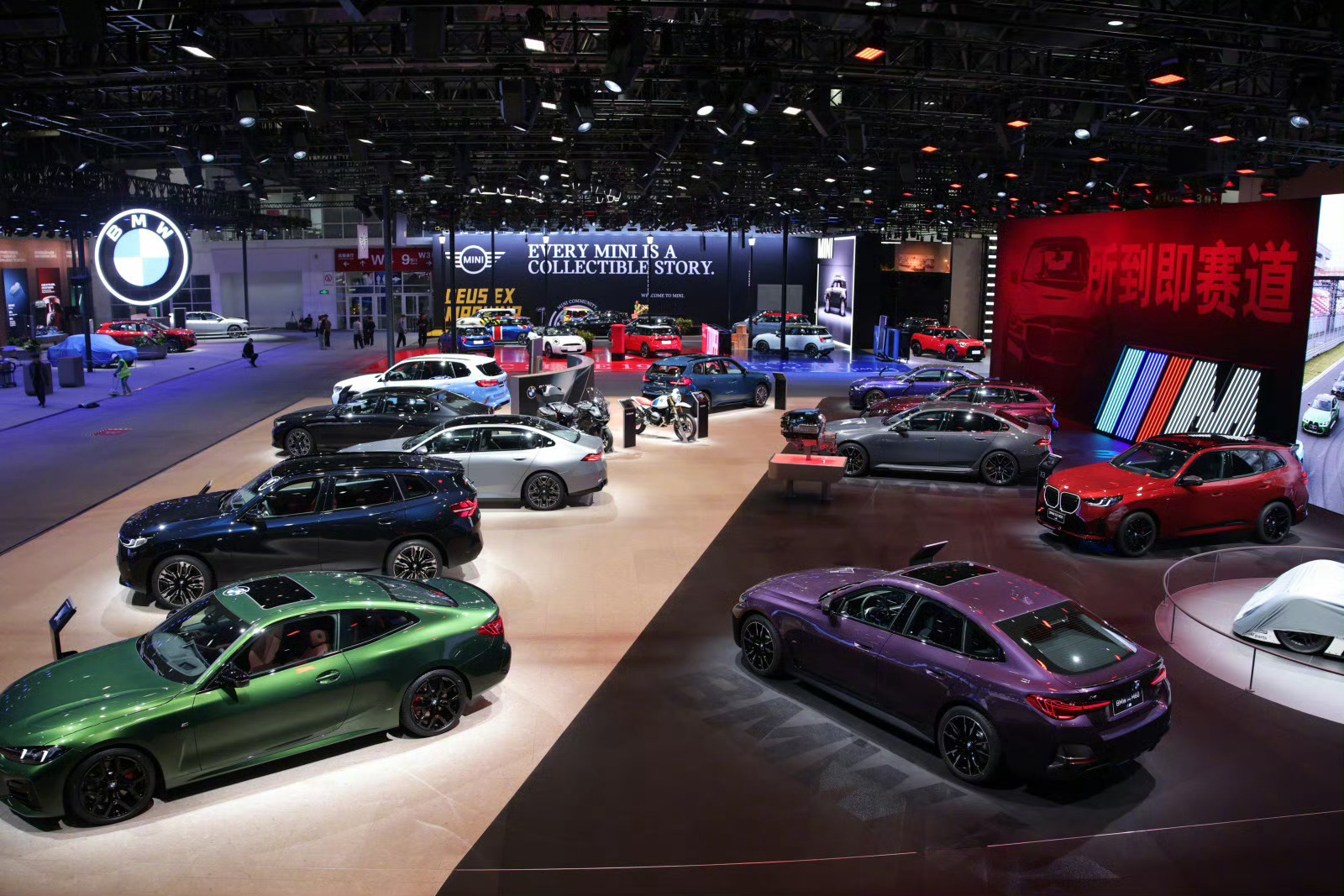 北京车展隐藏玩法汽场全开 北京车展别再瞎逛了！这几个隐藏玩法帮你省一半时间还能薅