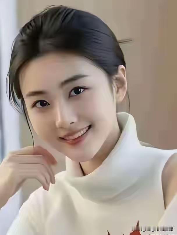 水仙子·闺情绮梦
素衣霞色映婵娟，
蕙质天成韵自妍。
含羞低蹙蛾眉怨，
柔言萦绮