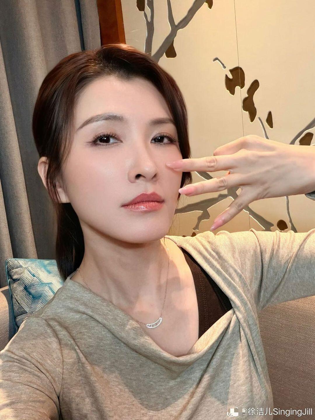 徐洁儿幸福的直径是徐致菁徐洁儿把粉丝和自己写进新歌歌名这是什么浪漫双向奔赴！粉丝