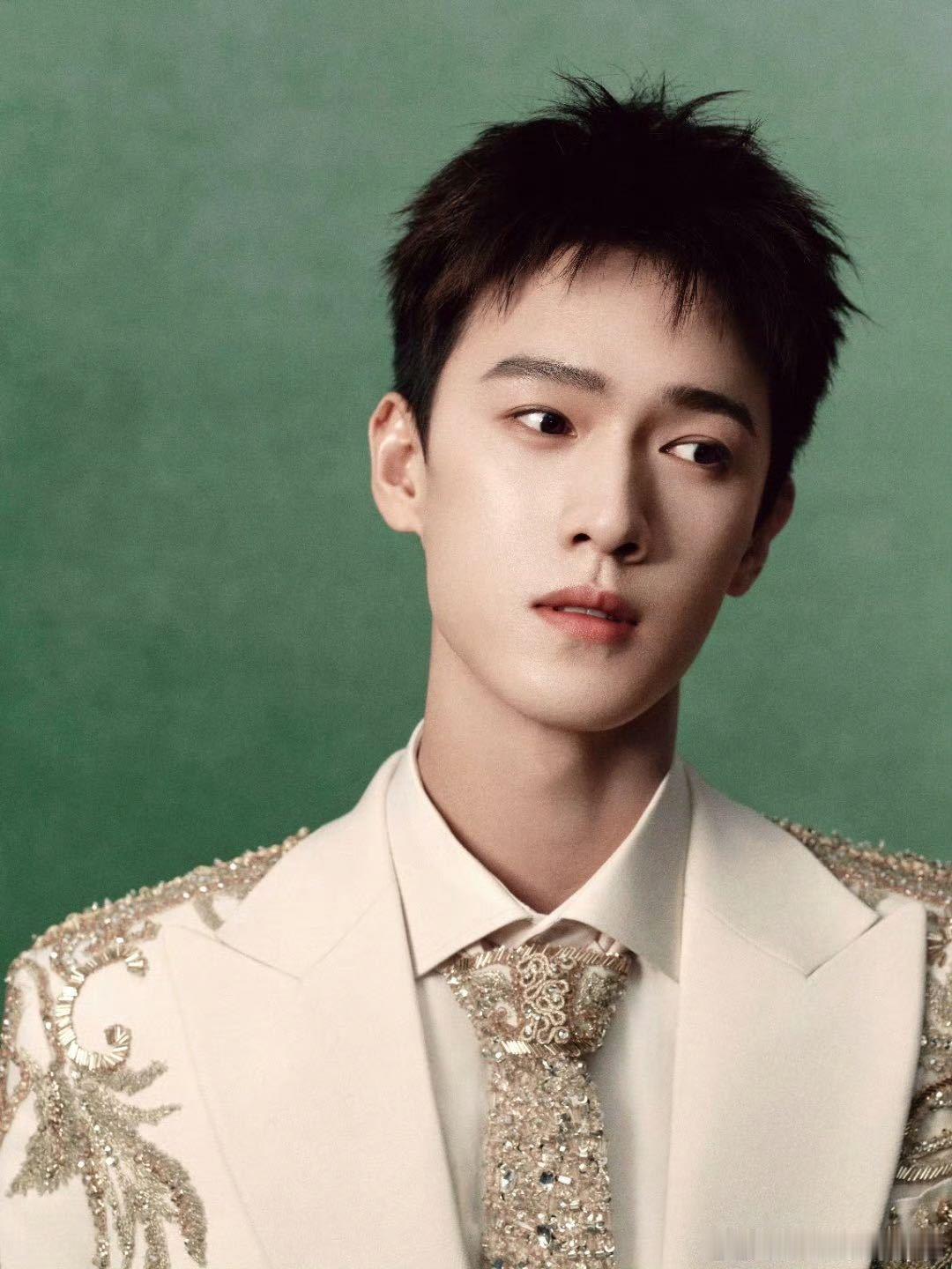李昀锐把星际漫游搬到了生日会 李昀锐和小森林的双向奔赴太戳了吧！小森林们一路支持