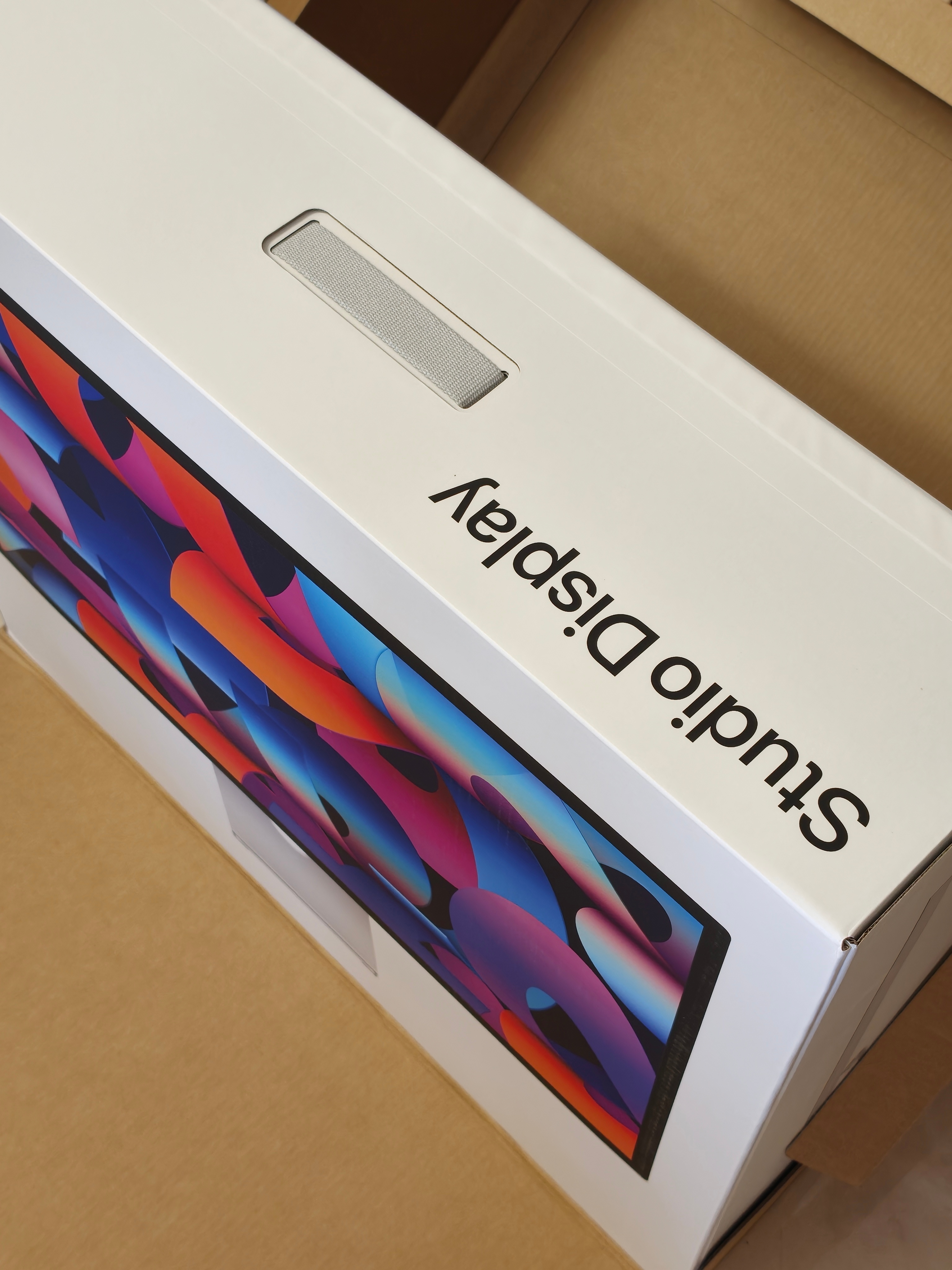 终于来了 StudioDisplay 这是我的6.1礼物了吧！Apple