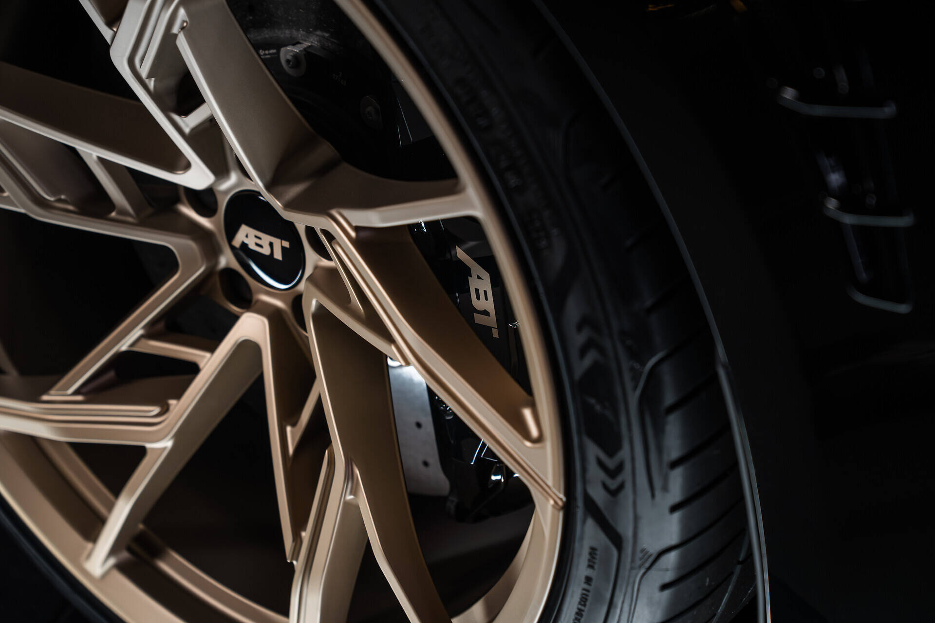 abt奥迪RS6推出庆祝130年特别版：Abt RS6-LE 800，作为三款已