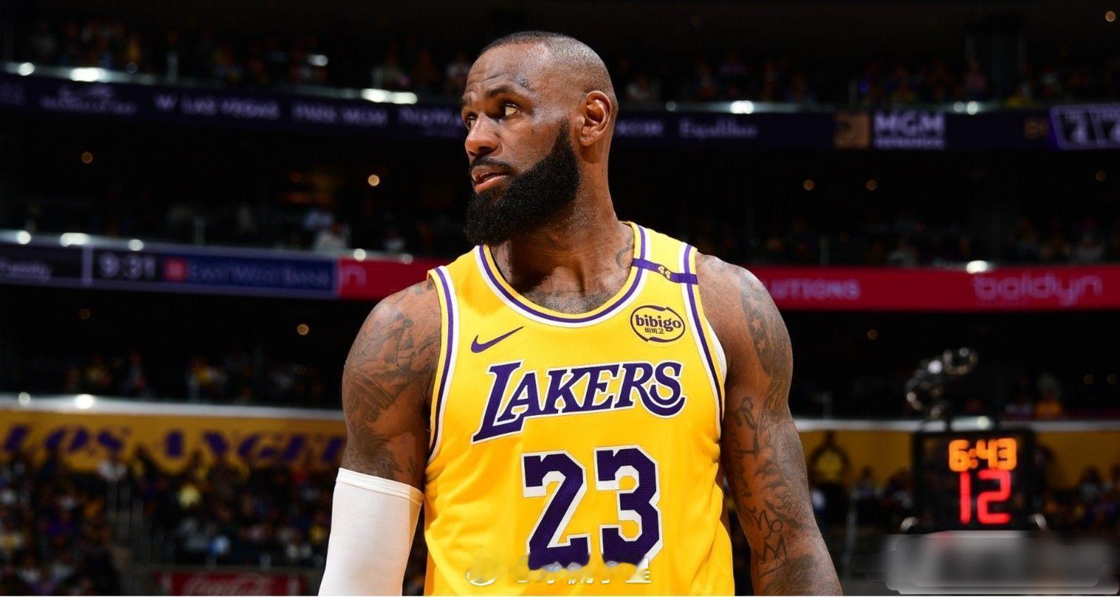 今日11点30分NBA常规赛湖人vs爵士。根据记者Dave McMenamin报