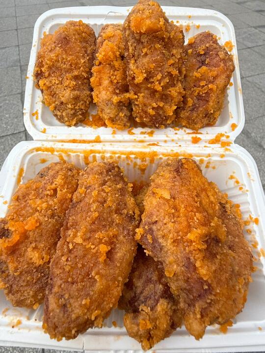 成都银泰城。。。吃到了人生鸡翅！！！！
