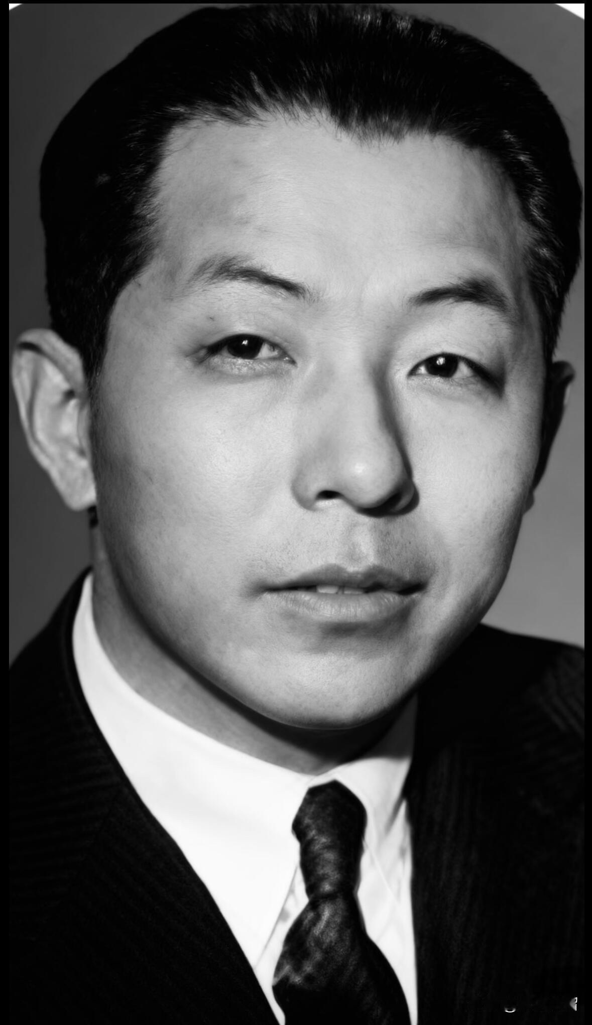 万万没想到，你竟然是这样的张学良！
        原来，张学良将军竟是一位资深