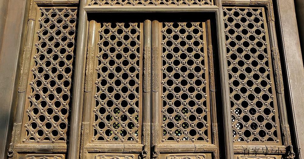 归还的颐和园珍宝          
       1860 年英法联军劫焚三山