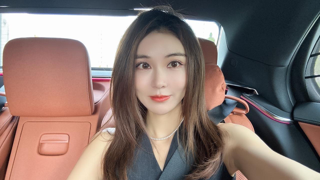 美女老板怎么也得S一下？是吧【来自懂车帝车友圈】