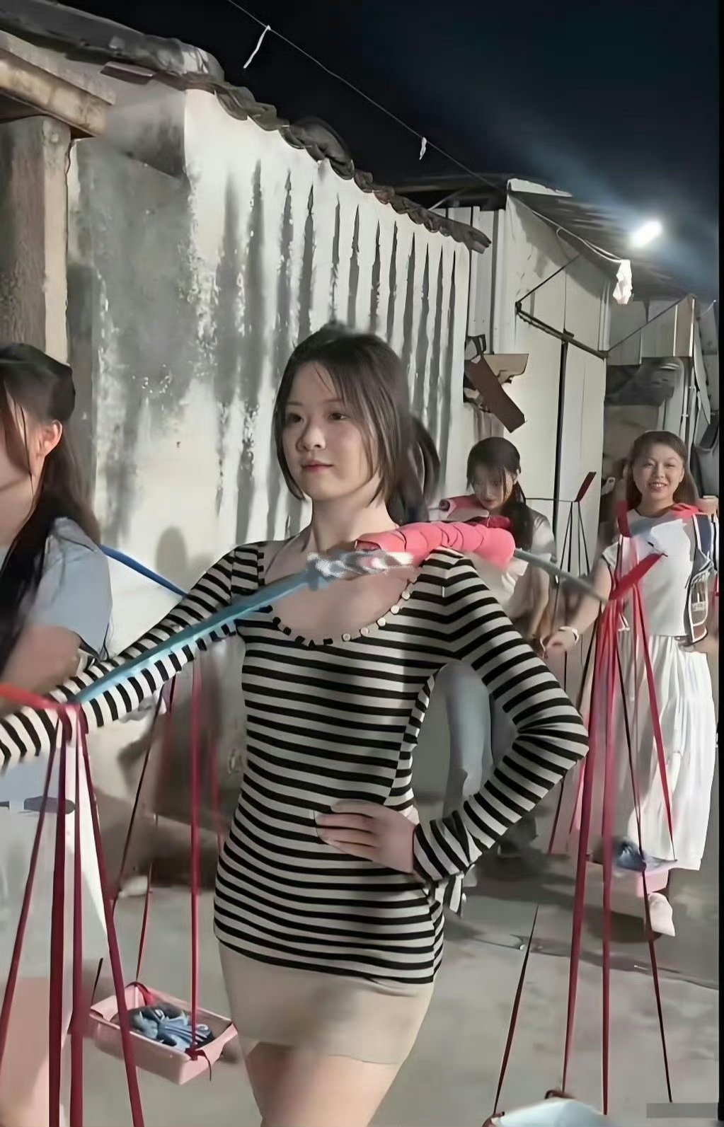难怪说潮汕女孩的离婚率是全省最低的，看看她们的身段，我瞬间明白了…… 