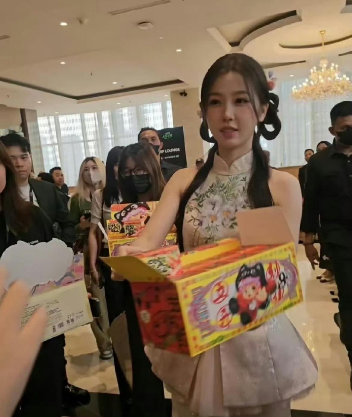 虞书欣今天的印尼见面会生图来了    好看吗？ 