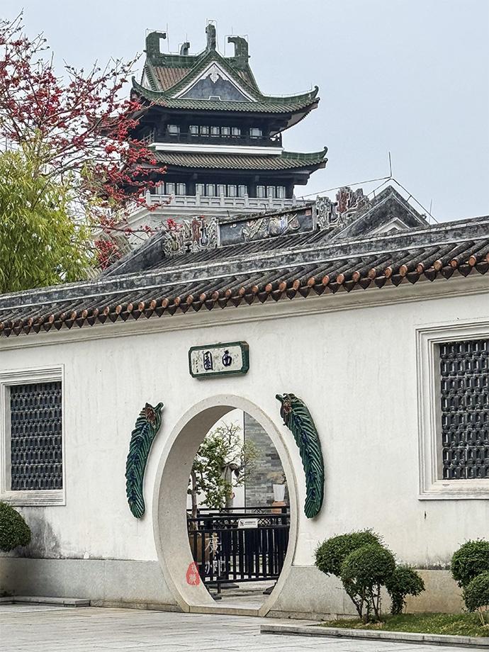📸在西关老街里，拍出属于你的旧时光✨
永庆坊真的太好逛了！
藏在恩宁路的西关老
