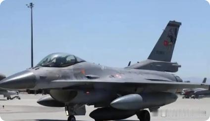 据俄罗斯卫星社1月12日报道，俄军防空部队一名指挥官在电视节目中表示，俄军在特别