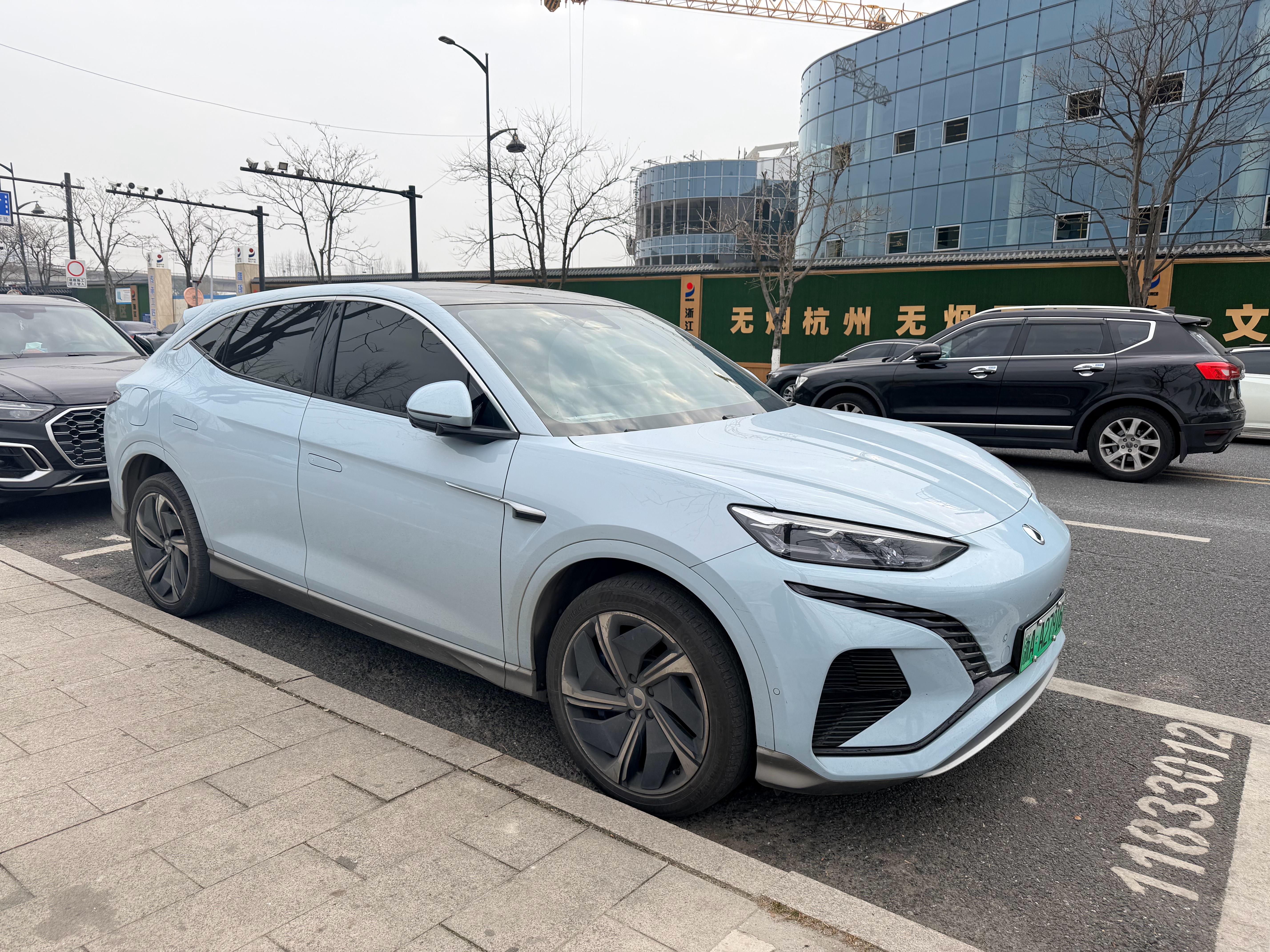 腾势N7是不是杭州卖的不少啊，经常也是可以看到的，实车真的不丑！！！  太个性了