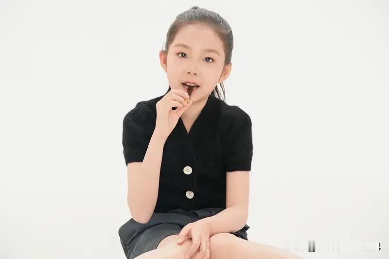 16岁二传张籽萱到底是天才还是水货？从2025年女排世联赛北京站的表现来看，她绝