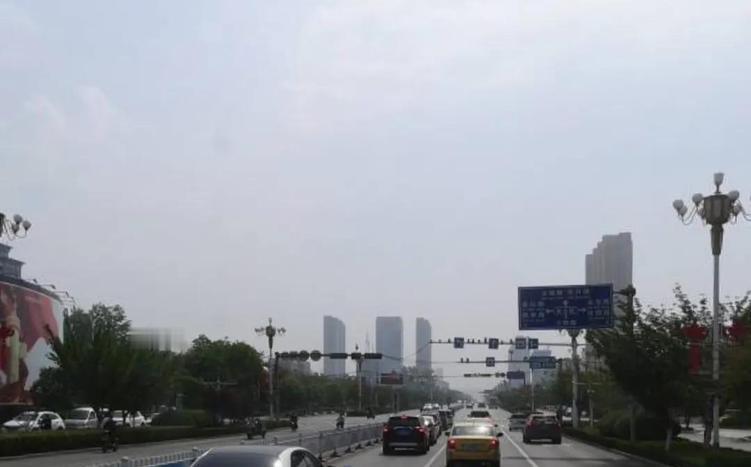 兰陵县是山东省南部的一座城市，是山东省临沂市管辖下的一座县城。兰陵县是一座现代农
