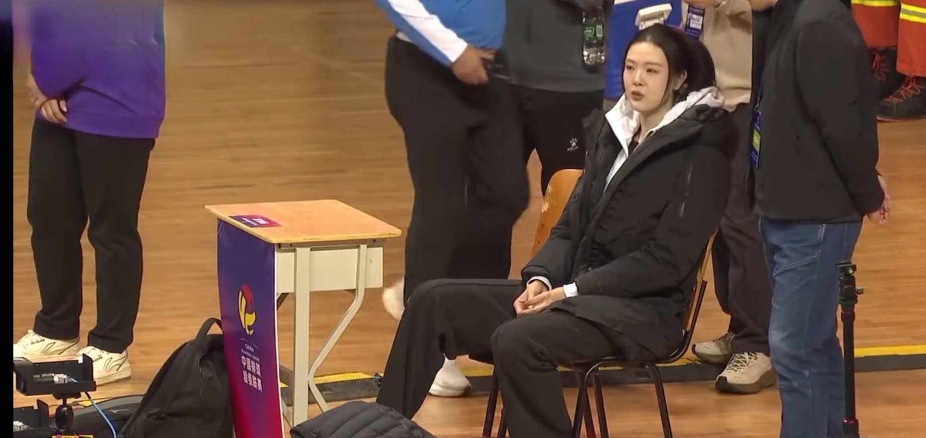 吴冠希张常宁  新赛季，常宁宝宝没有参赛。但她心里还是放不下队里的小妹妹们，虽然