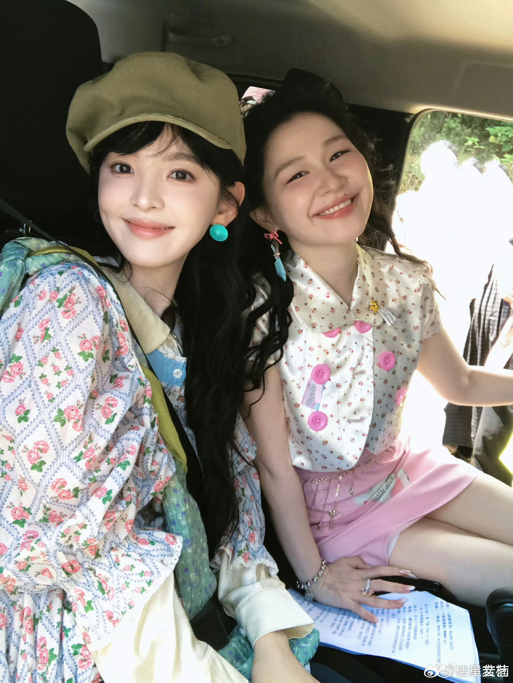 白敬亭包场章若楠电影看看 