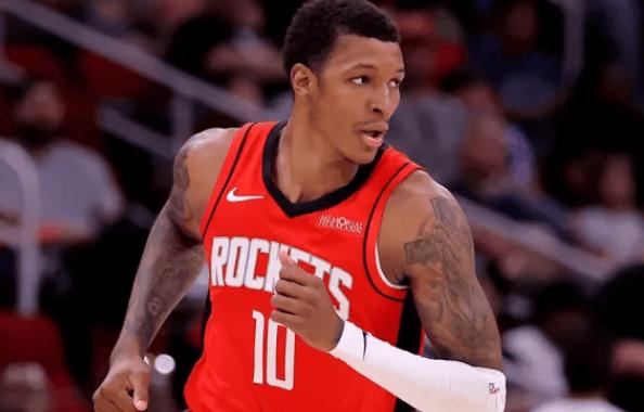 虽说今天铁树开花立功了，但贾状元才是火箭近6场4负的最大罪人

乌度卡，没有防守