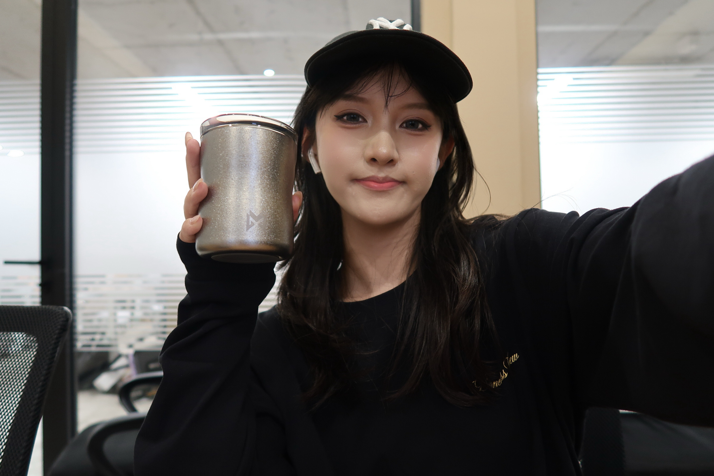 抽奖！从老板那里薅来的猛士随行茶具套装。质感挺不错的，大杯里面还有小杯，方便泡茶