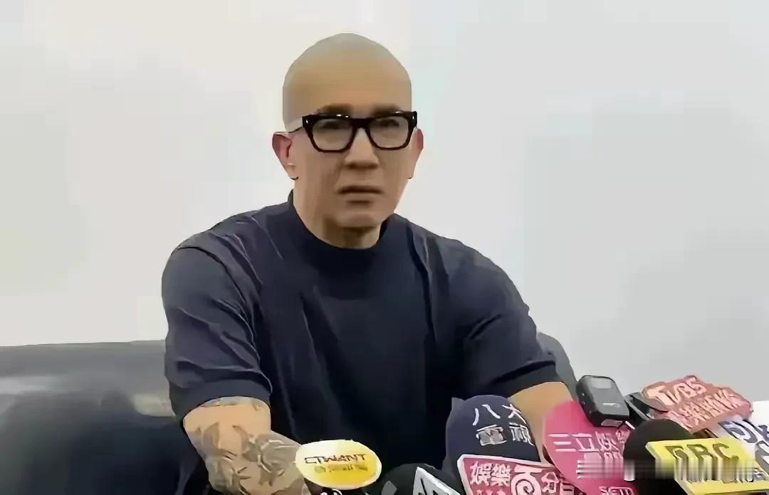 光头在最近的一次采访中，无奈地吐露了家中的压抑氛围。他坦言，自己的妻子因为长期受