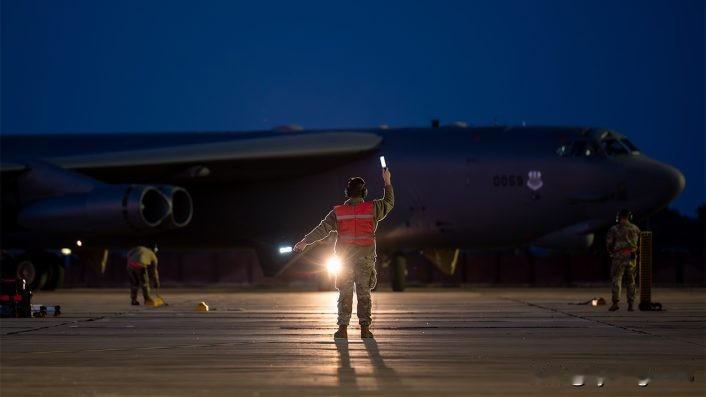 🇺🇸美国B-52和B-1B轰炸机投入作战行动——对俄罗斯和中国施加新一轮压力