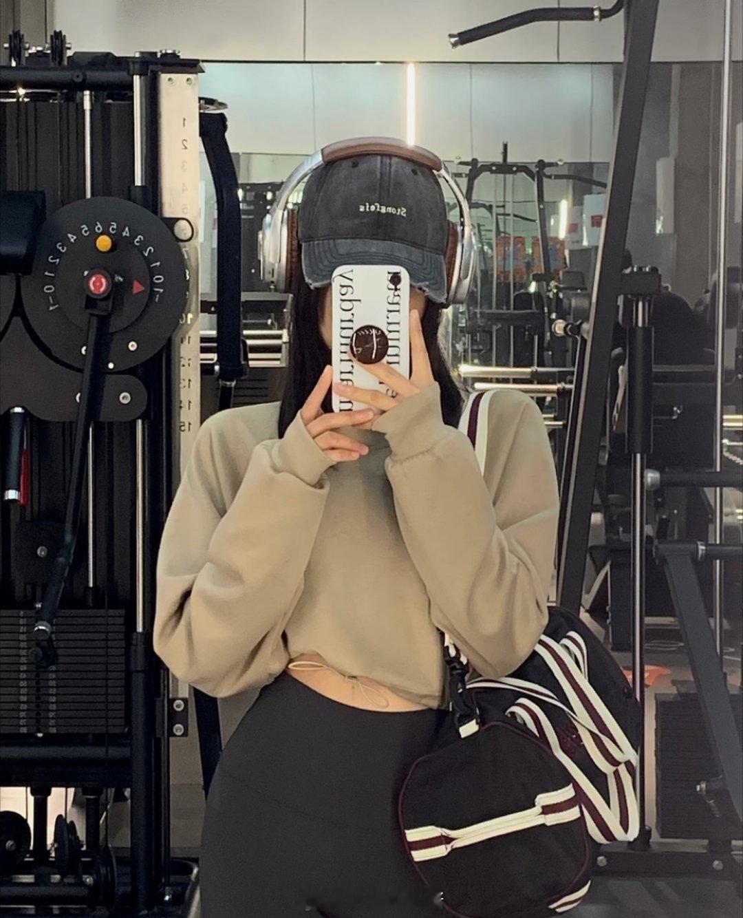 所有没能打败你的东西，都将使你变得更强大，早早早我的日常plog微博健身健身穿搭