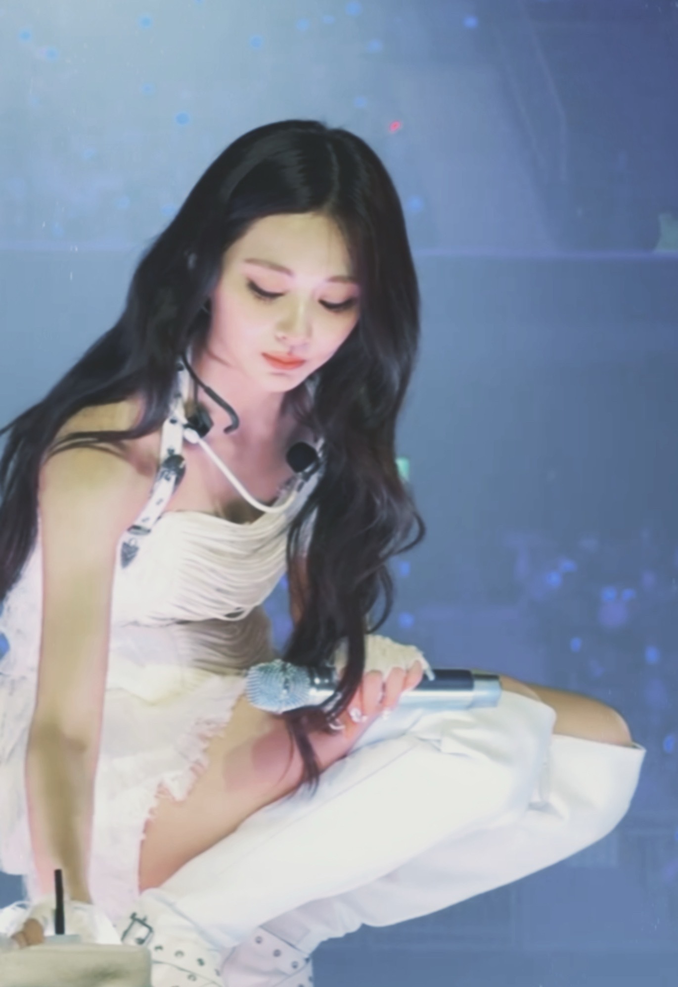 【投稿】女神垂眸的眼睛都快比我眼睛正常睁开要大了（周子瑜✨ ​​​