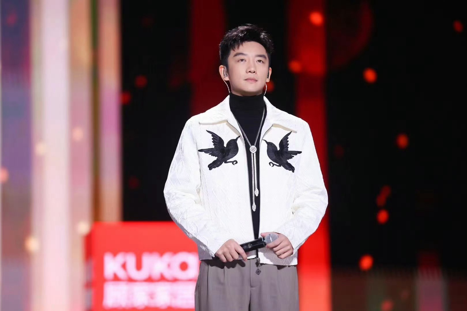 郑恺 郑恺无尽日 郑恺 我的青春里 有梦想 有歌曲 有你.