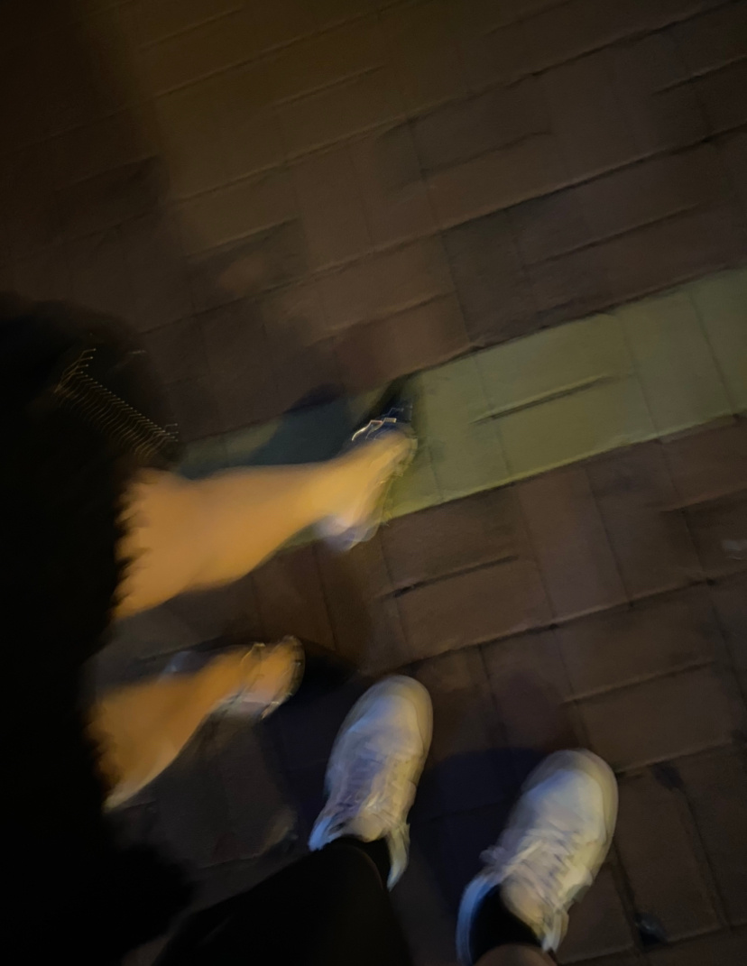 昨晚也在一块来着，但是来🩸了没做，就压了个马路 