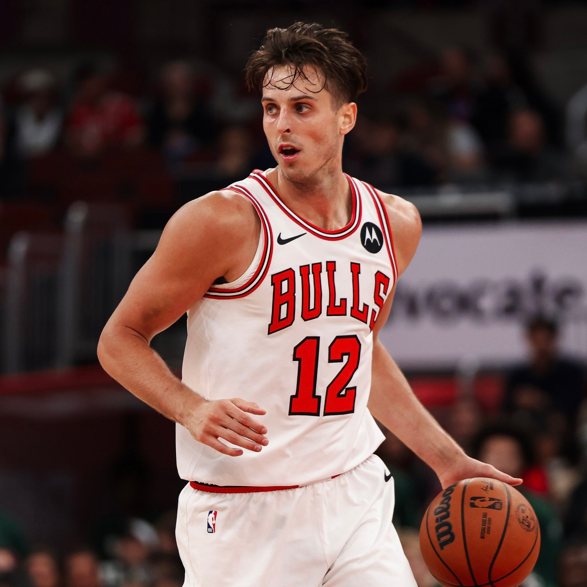 Shams：扎克·科林斯2年1700万留在公牛。NBA自由球员市场