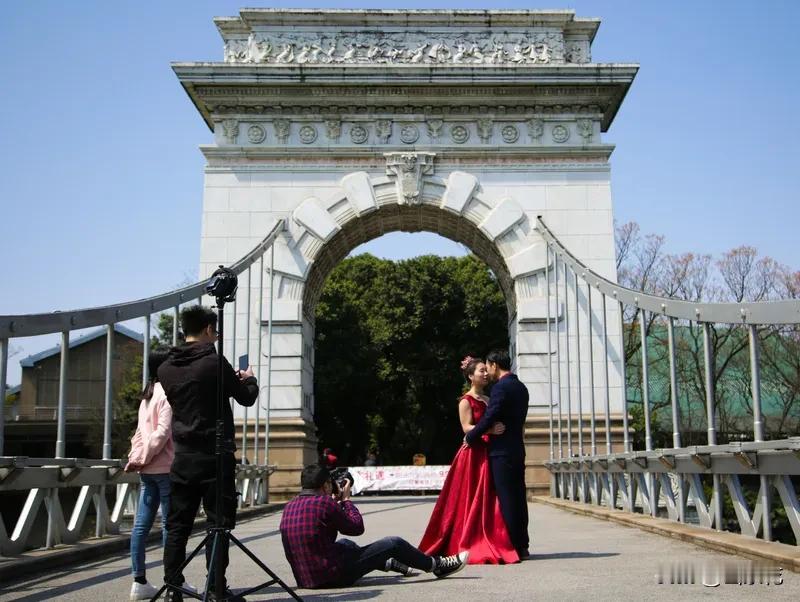 人的动物生前不论你多牛掰。死了以后你啥也不是。
今天下午原本打算跑远些的。但寻思