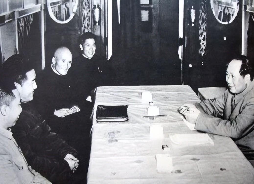 这位开国少将，曾是华国锋的顶头上司，他是如何评价华国锋的？

“1968年6月5