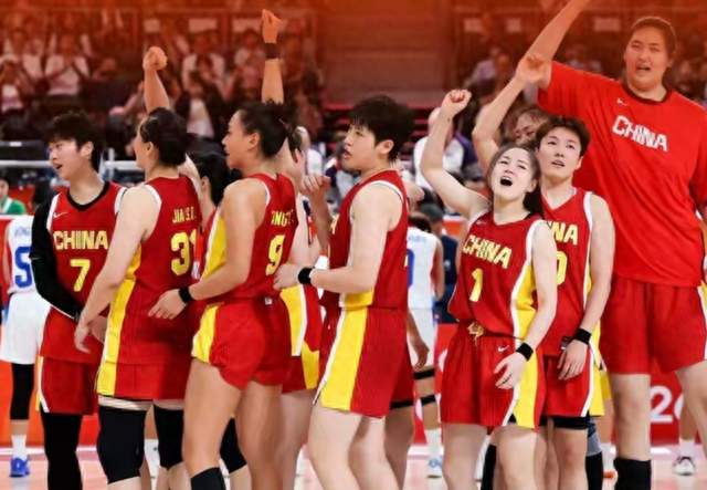 狂胜65分！中国女篮111:46碾压泰国，大胜背后藏着关键看点