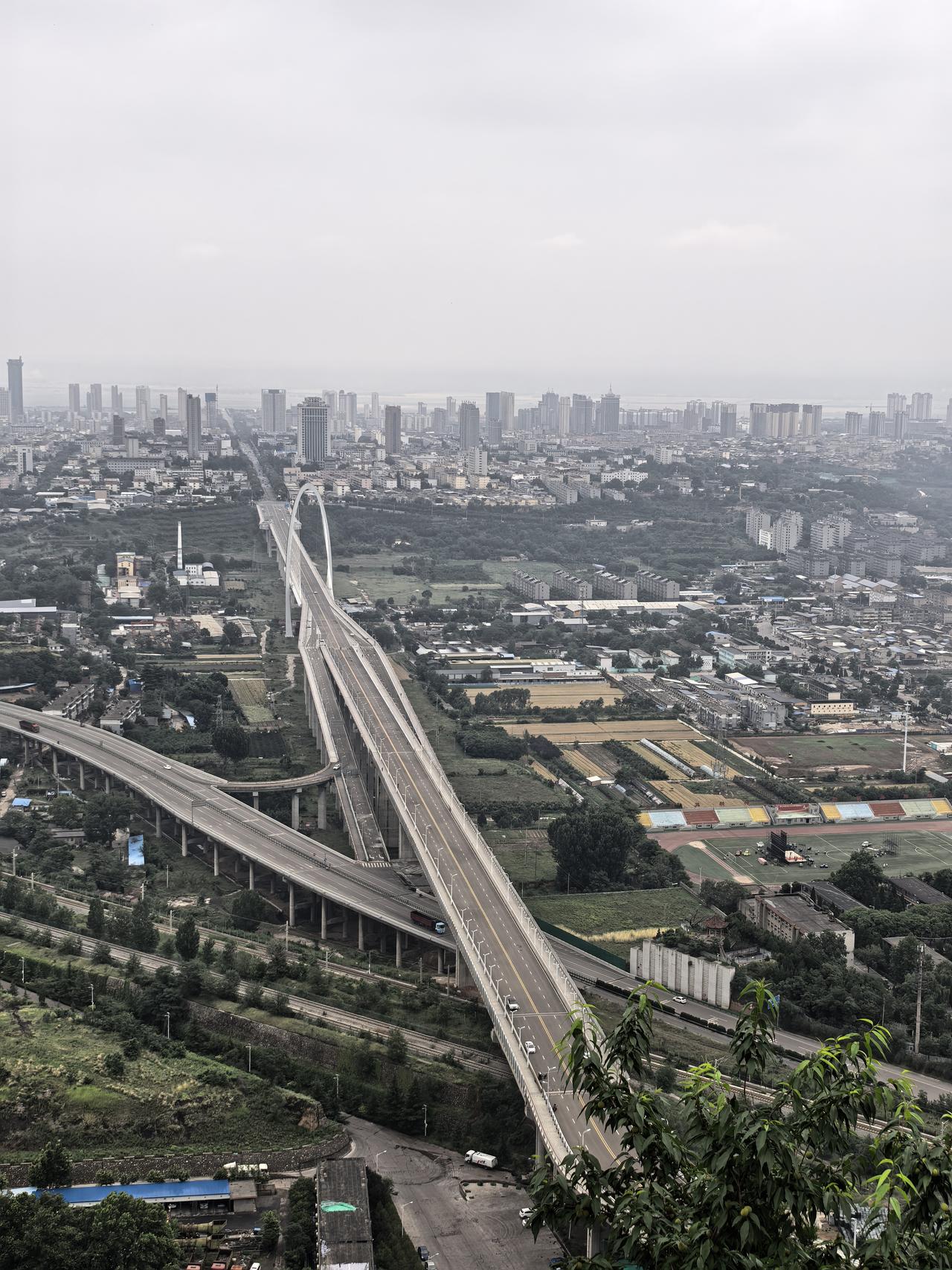 韩城位于地震带上，历史上有许多关于地震的记载。按现代仪器测定(震中就在韩城市辖区