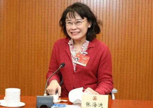 张海迪是个谜！她1955年出生，虽然患有多种疾病，但如今不仅面色红润，还活得十分