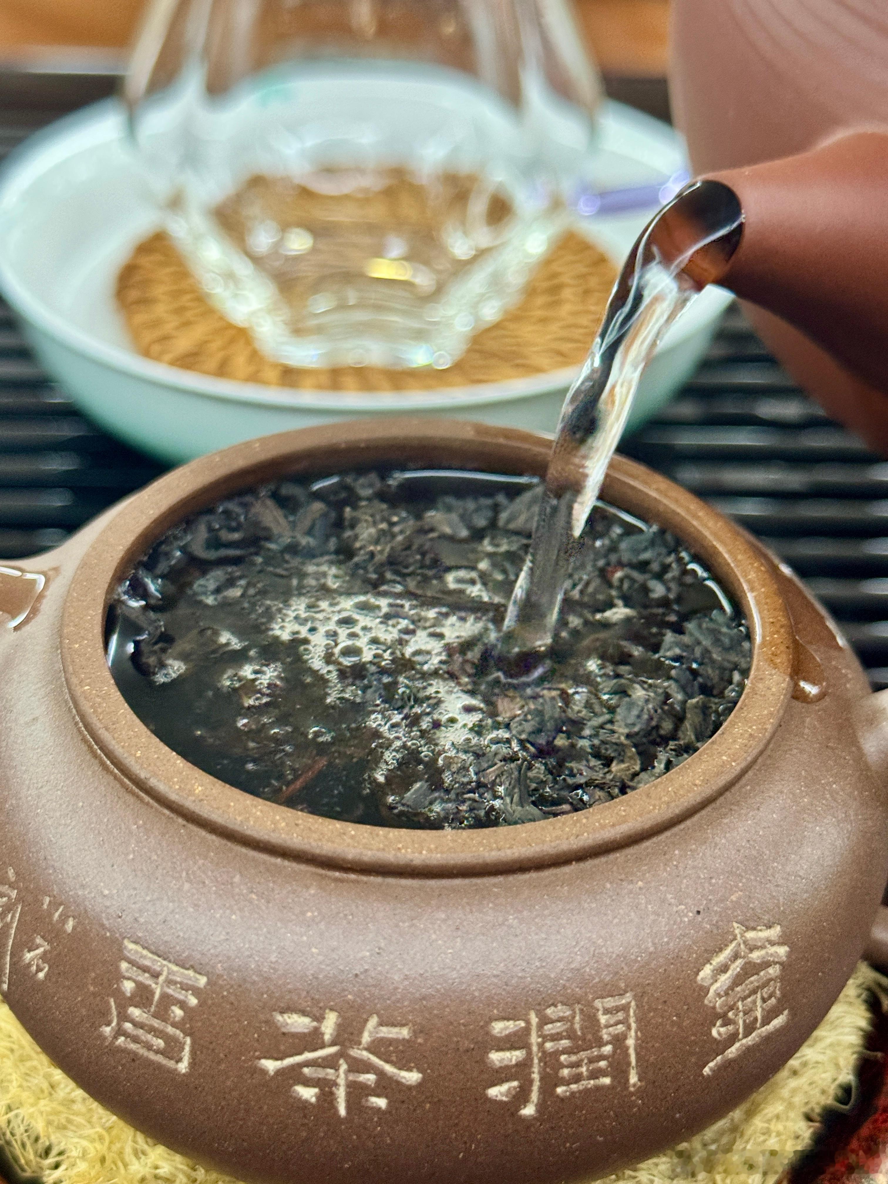 我真的是个老茶虫，这把壶，放了13克老六堡，够味够得劲啊！