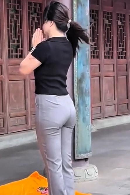 李女士和老公，
年轻时曾无话不谈，
如今都已六十多岁，
生活中却渐渐没了聊天的话