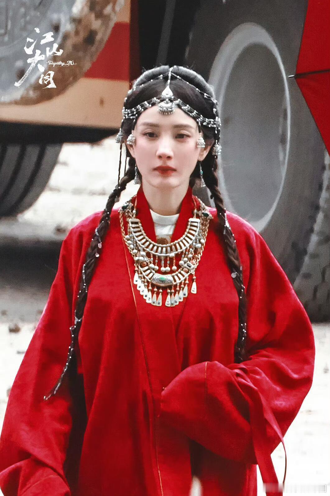 杨幂老式古装仙女杨幂这身老式古装简直美回童年记忆！江山大同造型太绝了，历史感浓得